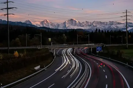 Sistemul de transport elvețian și achiziționarea vinietei pentru autostradă